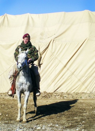 Op een Amerikaanse vooruitgeschoven post in de bergen van Uruzgan. Door: Paul Verheul